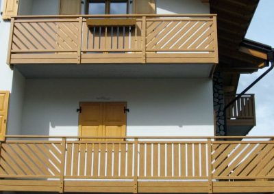 PARAPETTI_BALCONE_RINGHIERE_POGGIOLI_ALLUMINIO_CLASSICO_ASSI_VERTICALI_OBLIQUE_DIETRE_SRL