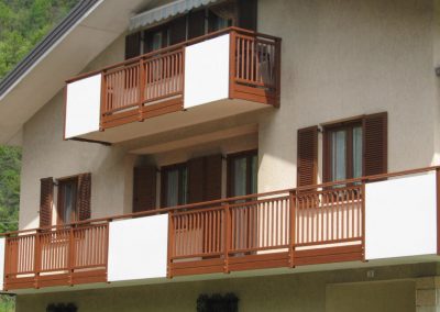 PARAPETTI_BALCONE_RINGHIERE_POGGIOLI_ALLUMINIO_CLASSICO_PALETTI_TRENTINA_DIETRE_SRL