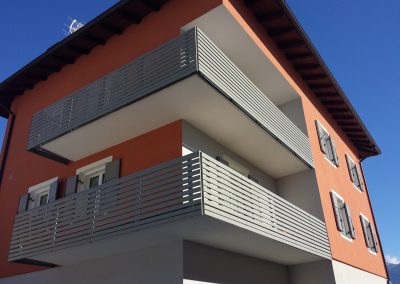 PARAPETTI_BALCONE_ALLUMINIO_TECNOLOGICO_LISTELLI_ORIZZONTALI_DIETRE_SRL