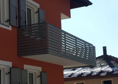 PARAPETTI_BALCONE_ALLUMINIO_TECNOLOGICO_LISTELLI_ORIZZONTALI_DIETRE_SRL