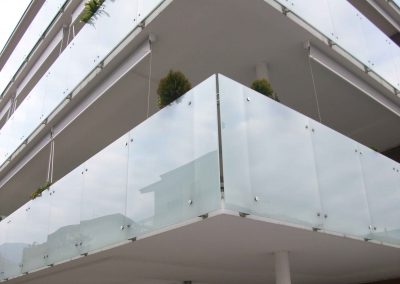 PARAPETTI_BALCONE_MODERNI_RICERCATO_VETRO_ACCIAIO_INOX_DIETRE_SRL