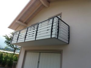 PARAPETTI_IN_ALLUMINIO_RINGHIERE_BALCONI_MODERNI_ASSI_ORIZZONTALI_TRENTINO_ALTO_ADIGE_VENETO