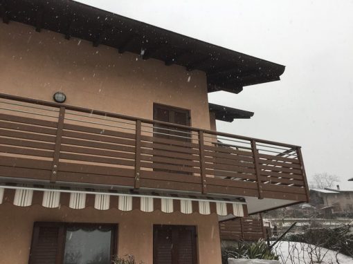 Trentino | Parapetti classici per balconi con listelli in acciaio inox