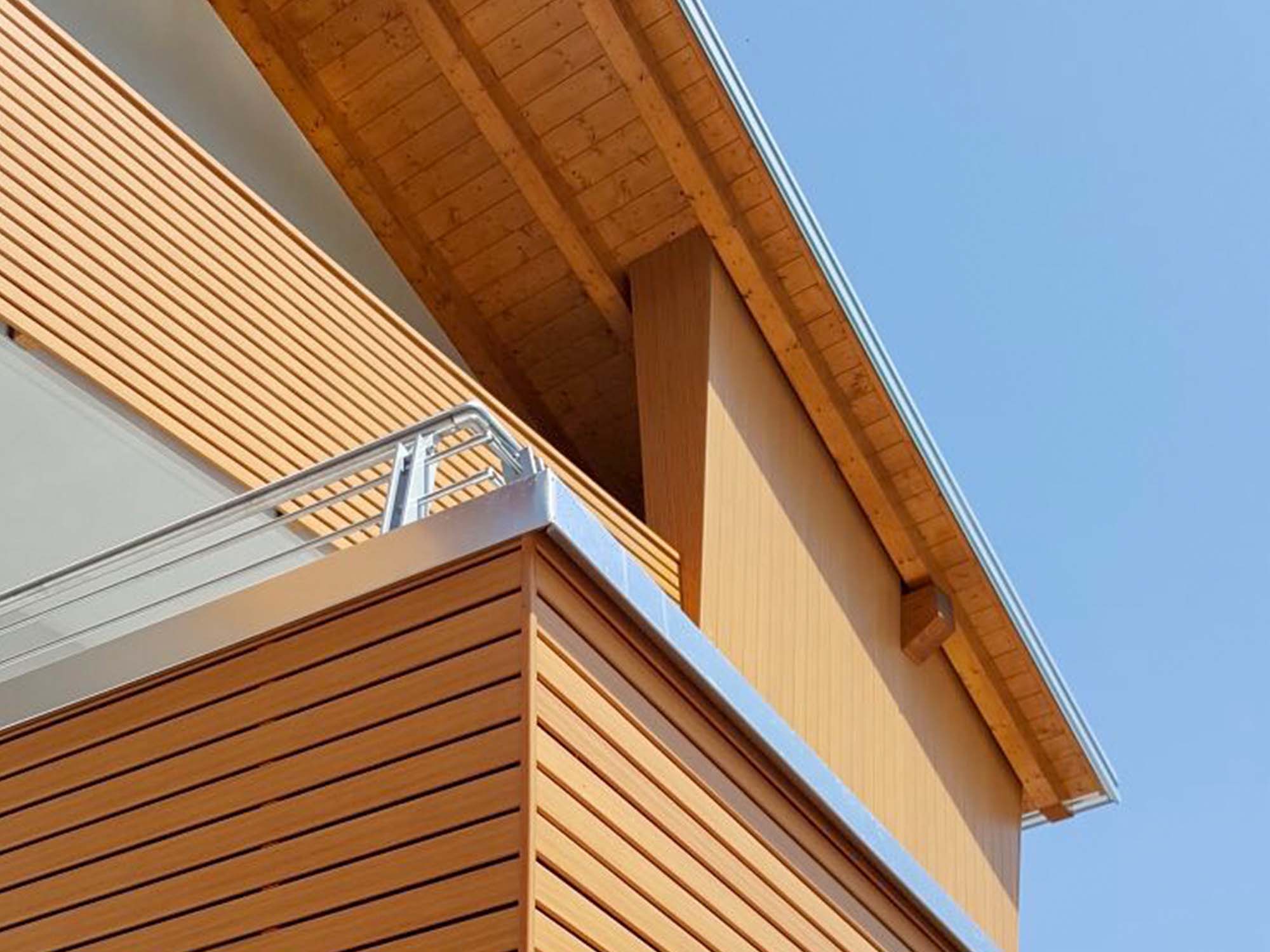 rivestimento di facciata in alluminio effetto legno
