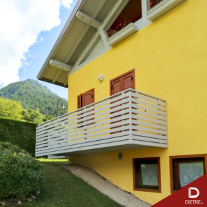 valsugana ringhiere in alluminio dietre srl con cancello integrato