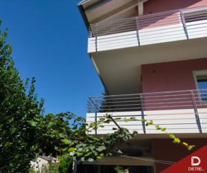 parapetti in alluminio e acciaio inox a staffe sagomate