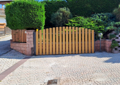 Vigo Meano | Cancello e recinzione coordinati in alluminio effetto legno