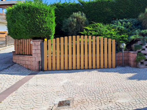 Vigo Meano | Cancello e recinzione coordinati in alluminio effetto legno